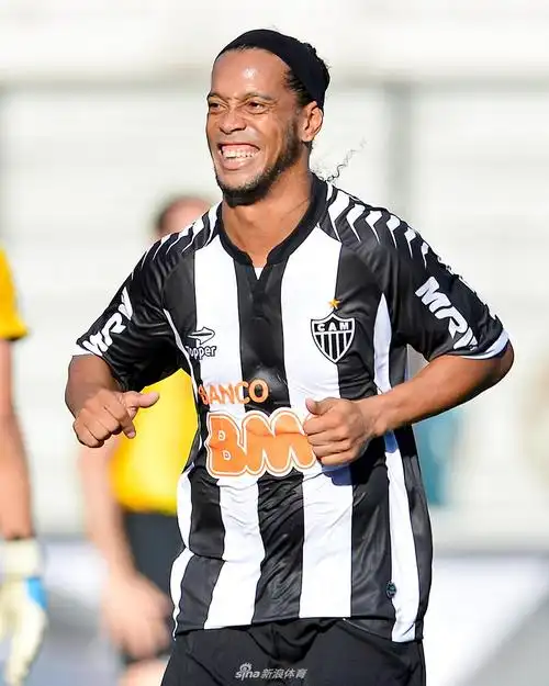 就在防守球 就在防守球